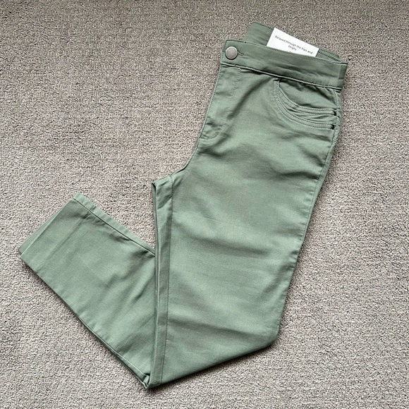 •CHRISTOPHER & BANKS• NWT Women’s High Rise Relaxed Fit Ankle Pant - Picture 2 of 10
